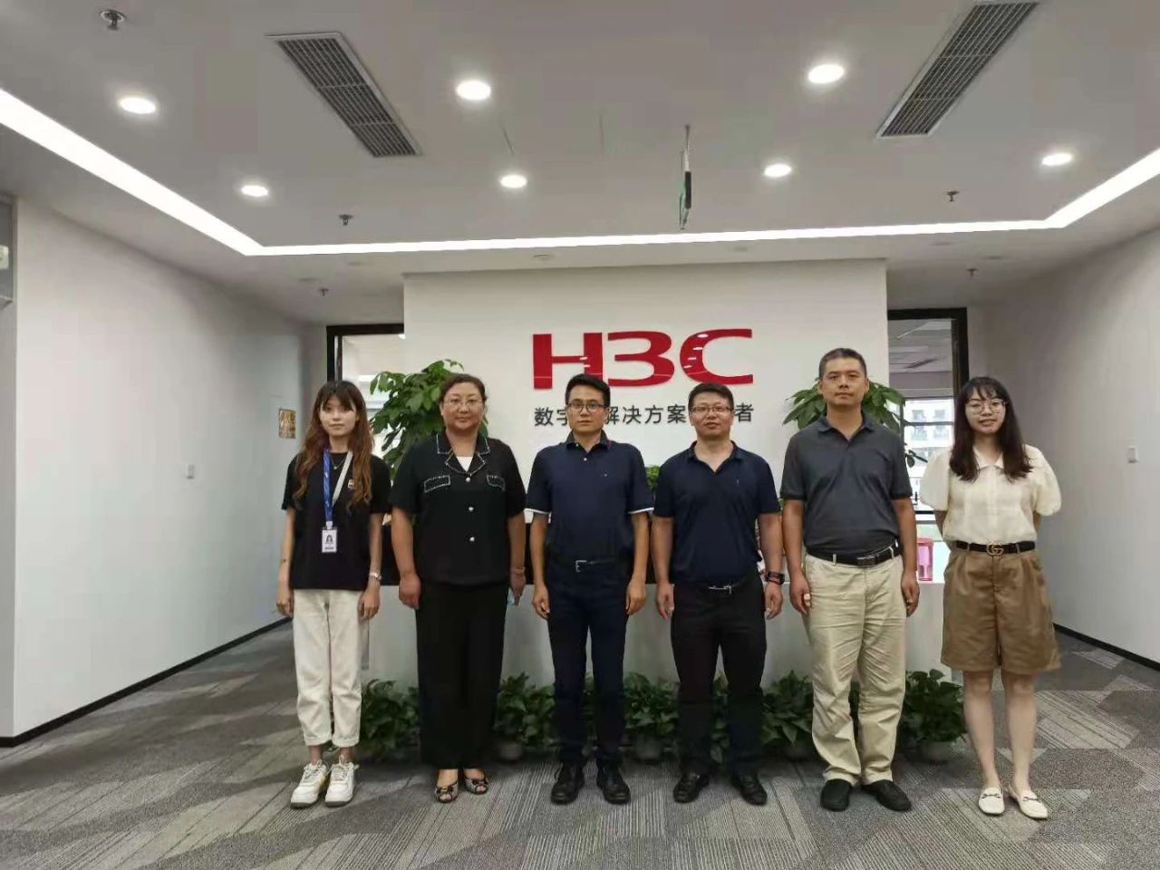 7cb2c26f2cd45b95bbd57e7e5e23c444.jpg